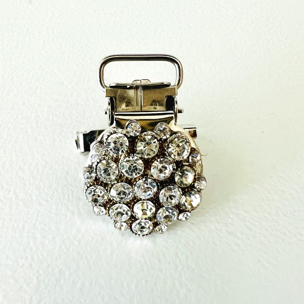 Dainty Rhinestone Round ID Badge Number Holder Pin